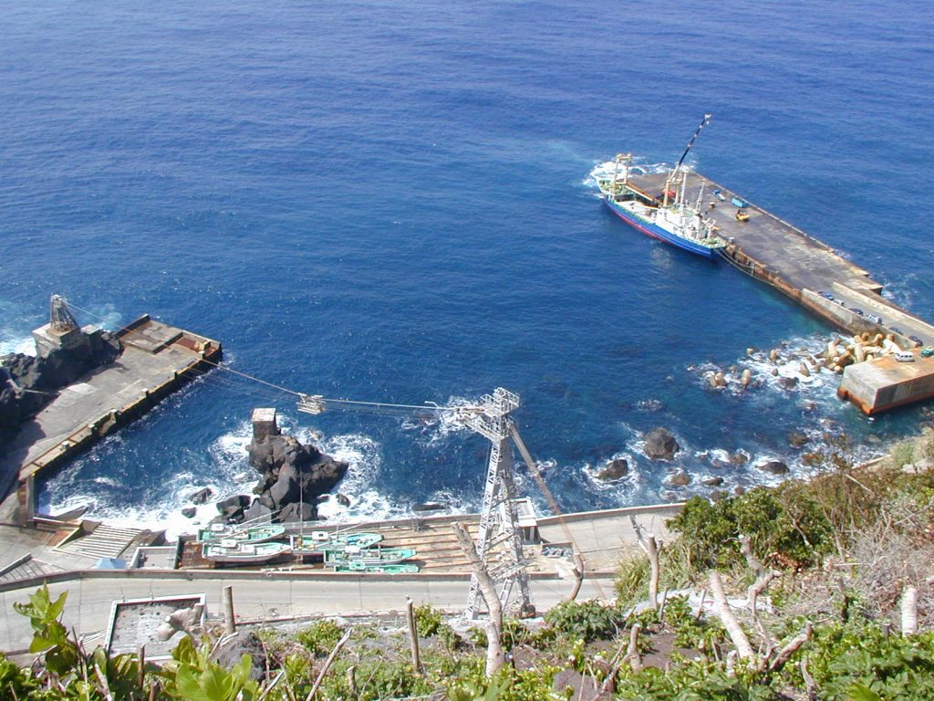 青ヶ島三宝港